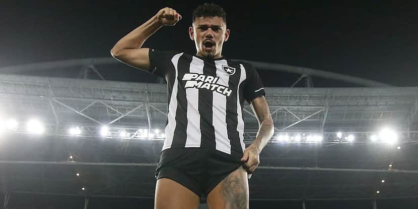 Tiquinho Saores, atacante do Botafogo - (Foto: Internet) Tiquinho Saores, atacante do Botafogo - (Foto: Internet)