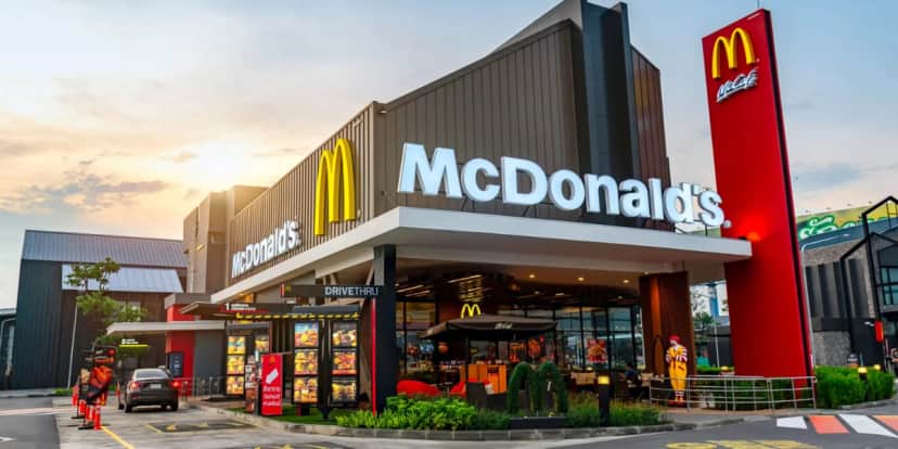 Erro na máquina do McDonald's deixa combo com lanche a preço de banana - Foto: Reprodução/Internet Erro na máquina do McDonald's deixa combo com lanche a preço de banana - Foto: Reprodução/Internet