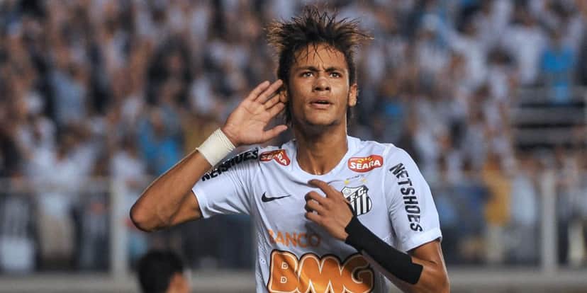 Neymar atuando com a camisa do Santos em 2011 - Foto: Divulgação Getty Images Neymar atuando com a camisa do Santos em 2011 - Foto: Divulgação Getty Images