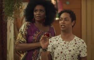 Rejane (Walkiria Ribeiro) e Caíto (Clayton Nascimento) em Fuzuê (Foto: Reprodução / Globo) Rejane (Walkiria Ribeiro) e Caíto (Clayton Nascimento) em Fuzuê (Foto: Reprodução / Globo)