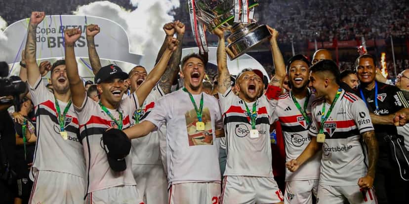 São Paulo campeão da Copa do Brasil - (Foto: Reprodução / Internet) São Paulo campeão da Copa do Brasil - (Foto: Reprodução / Internet)