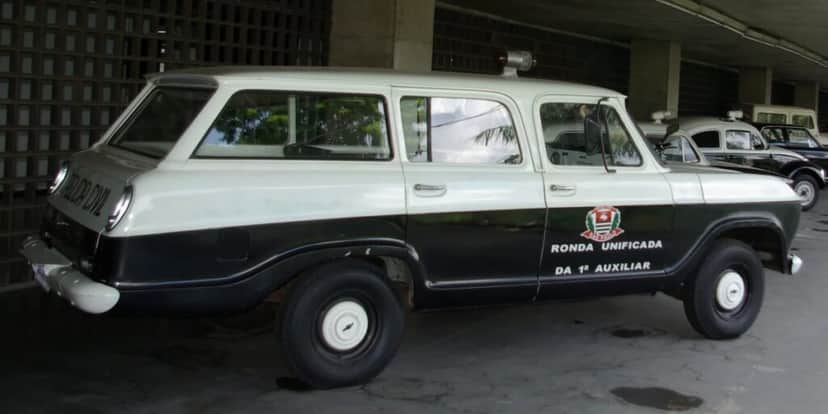 Chevrolet Veraneio como viatura da Polícia Civil de SP (Foto: Reprodução/Wikipedia) Chevrolet Veraneio como viatura da Polícia Civil de SP (Foto: Reprodução/Wikipedia)