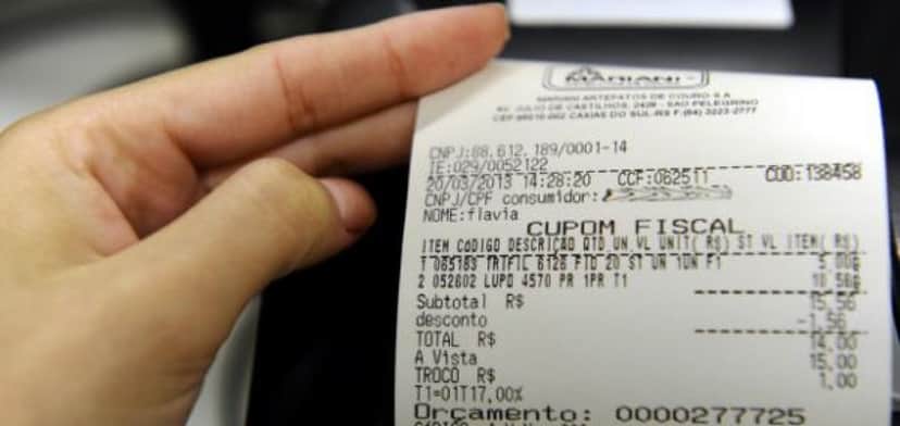 CPF na nota (Reprodução/Internet) CPF na nota (Reprodução/Internet)