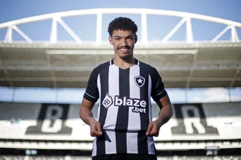 Adryelson, no Botafogo (Foto: Internet/Instagram) Adryelson, no Botafogo (Foto: Internet/Instagram)