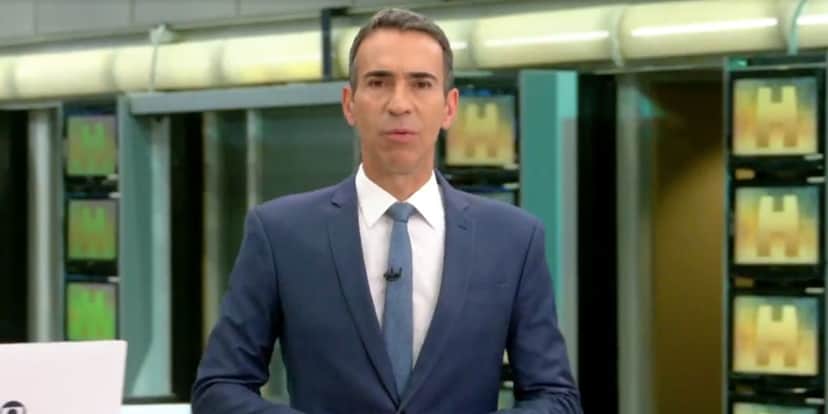 César Tralli no Jornal Hoje (Foto: Reprodução / Globo) César Tralli no Jornal Hoje (Foto: Reprodução / Globo)