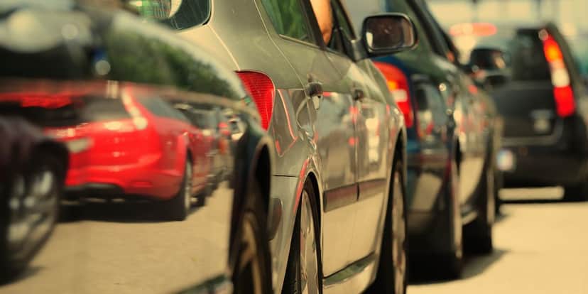 Fila de carros - Foto: Canva Fila de carros - Foto: Canva