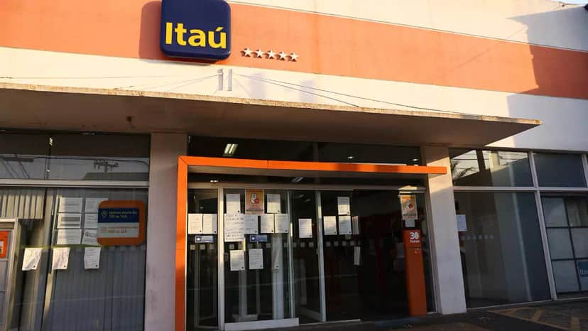 Itaú fecha às portas de agência em Campos Salles, Americana - Foto: Reprodução/Internet Itaú fecha às portas de agência em Campos Salles, Americana - Foto: Reprodução/Internet