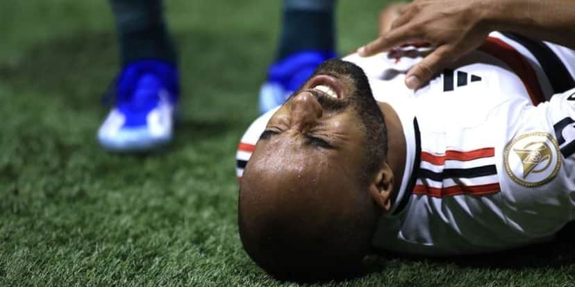 Lucas saiu machucado no segundo tempo, com uma lesão muscular, mas ainda não se sabe o grau da lesão - (Foto: Internet) Lucas saiu machucado no segundo tempo, com uma lesão muscular, mas ainda não se sabe o grau da lesão - (Foto: Internet)