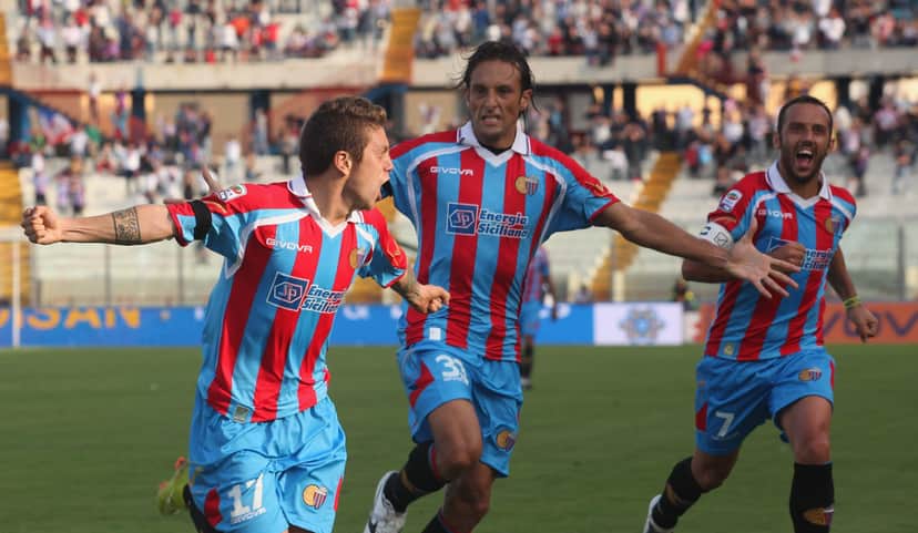 Time do Catania em jogo (Foto: Reprodução Internet) Time do Catania em jogo (Foto: Reprodução Internet)