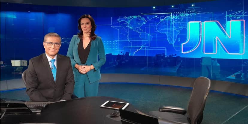 Os apresentadores substituíram William Bonner e Renata Vasconcellos no Jornal Nacional - Foto: Reprodução/Twitter Os apresentadores substituíram William Bonner e Renata Vasconcellos no Jornal Nacional - Foto: Reprodução/Twitter