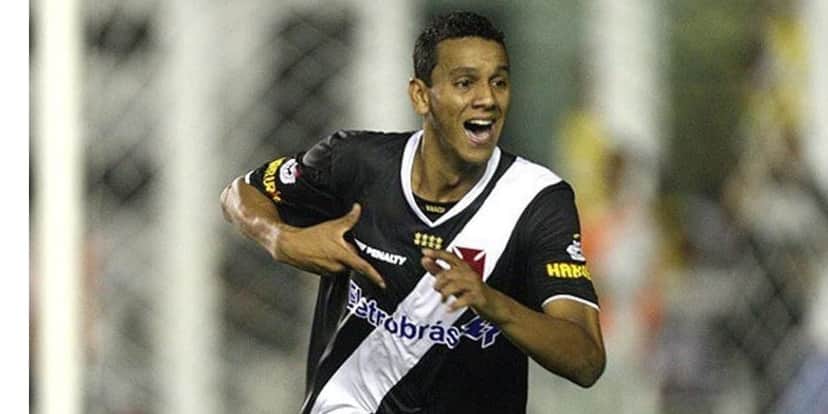 Volante Souza quando jogava no Vasco - (Foto: Internet) Volante Souza quando jogava no Vasco - (Foto: Internet)