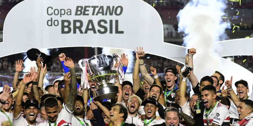 São Paulo campeão da Copa do Brasil - (Foto: Internet) São Paulo campeão da Copa do Brasil - (Foto: Internet)