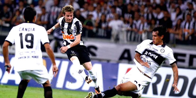 Bernard quando jogava no Galo - (Foto: Internet) Bernard quando jogava no Galo - (Foto: Internet)