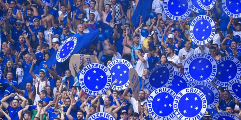 Torcida do Cruzeiro está na brinca com Ronaldo Fenômeno - (Foto: Internet) Torcida do Cruzeiro está na brinca com Ronaldo Fenômeno - (Foto: Internet)