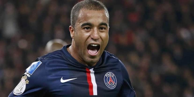 Lucas jogou por anos no PSG e na Europa também pelo Tottenham (Reprodução: Internet) Lucas jogou por anos no PSG e na Europa também pelo Tottenham (Reprodução: Internet)