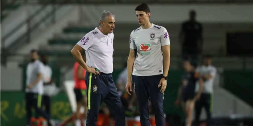Matheus e Tite na Seleção Brasileira - (Foto: Reprodução / Internet) Matheus e Tite na Seleção Brasileira - (Foto: Reprodução / Internet)