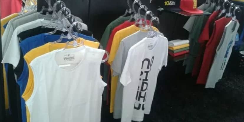 Roupas 100RSDN (Foto: Reprodução / Uol) Roupas 100RSDN (Foto: Reprodução / Uol)