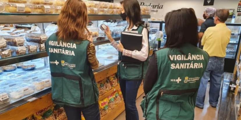 Agentes da Vigilância Sanitária - Foto: Reprodução/Internet Agentes da Vigilância Sanitária - Foto: Reprodução/Internet