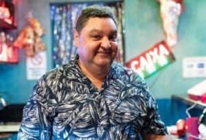 Zezinho (Márcio Tadeu) em Terra e Paixão (Foto: Reprodução / Globo / Montagem TV Foco) Zezinho (Márcio Tadeu) em Terra e Paixão (Foto: Reprodução / Globo / Montagem TV Foco)