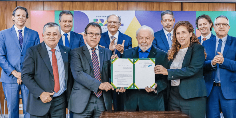 Lula defini novo salário mínimo (Reprodução/Internet) Lula defini novo salário mínimo (Reprodução/Internet)