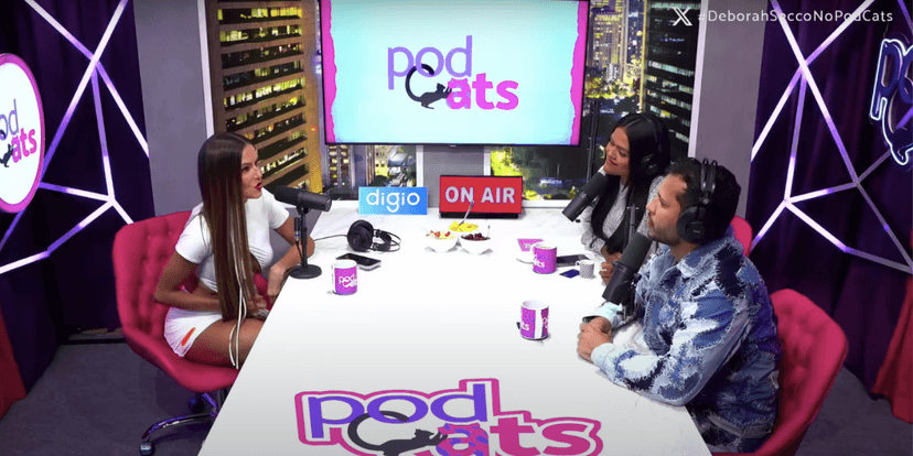 Entrevista no PodCats com Deborah Secco (Reprodução/Youtube) Entrevista no PodCats com Deborah Secco (Reprodução/Youtube)