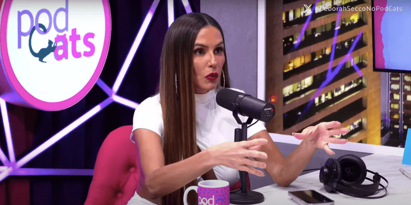 Deborah Secco no PodCats (Reprodução/Youtube) Deborah Secco no PodCats (Reprodução/Youtube)