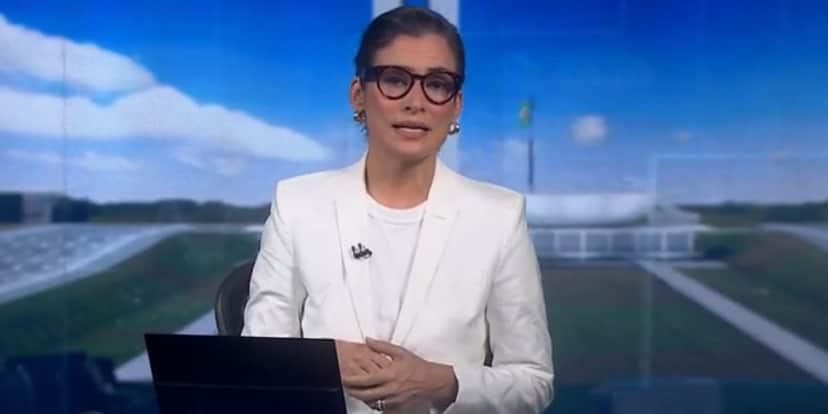 Renata Vasconcellos no Jornal Nacional (Foto: Reprodução / Globo) Renata Vasconcellos no Jornal Nacional (Foto: Reprodução / Globo)