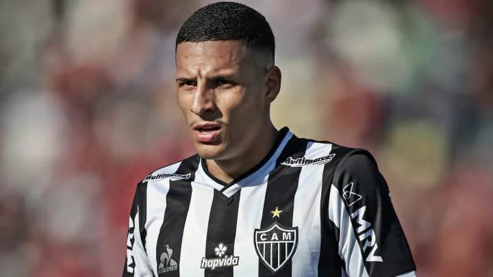 Guilherme Arana segue no galo em 2024 (Foto: Divulgação) Guilherme Arana segue no galo em 2024 (Foto: Divulgação)