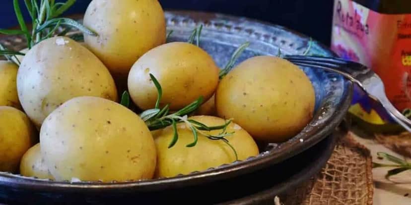 As batatas ajudam na vascularização da área dos olhos (Foto Reprodução/Internet) As batatas ajudam na vascularização da área dos olhos (Foto Reprodução/Internet)