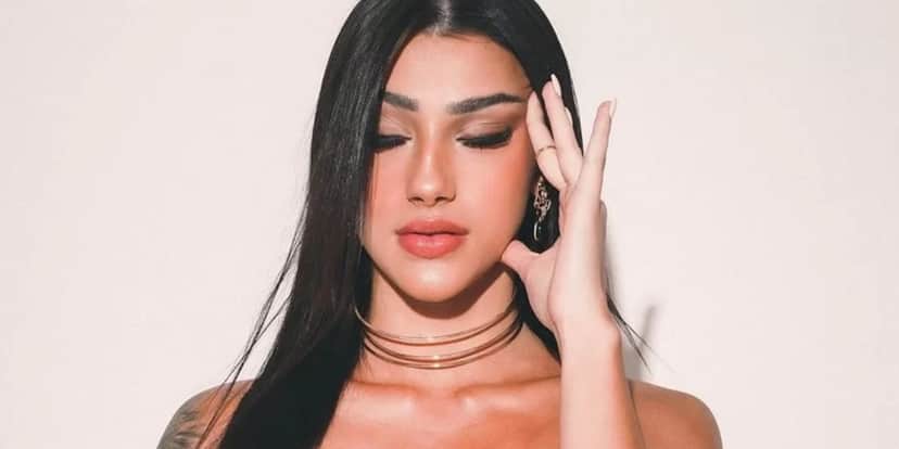 Bia Miranda, Record Bia Miranda, Record