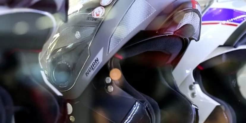 Certo tipo de capacete é proibido e gera multa (Imagem: Reprodução) Certo tipo de capacete é proibido e gera multa (Imagem: Reprodução)