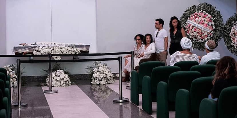 Velório de Elizangela com a ausência de famosos (Reprodução: Internet) Velório de Elizangela com a ausência de famosos (Reprodução: Internet)