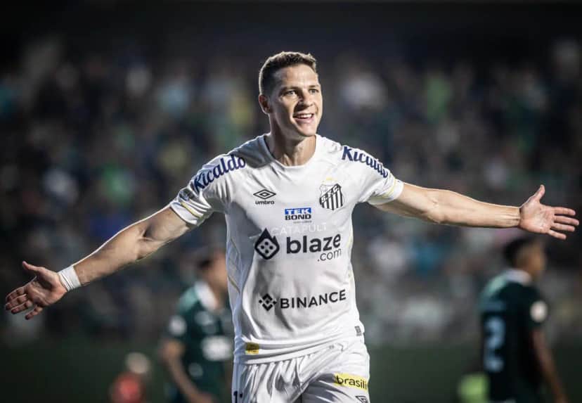 Com três gols marcados, Julio César Furch tem participação direta em nove pontos conquistados pelo Santos no Brasileirão (Foto: Icon) Com três gols marcados, Julio César Furch tem participação direta em nove pontos conquistados pelo Santos no Brasileirão (Foto: Icon)