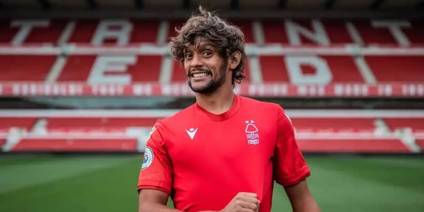 Na Inglaterra, Gustavo Scarpa não teve grandes oportunidades (Reprodução: Internet) Na Inglaterra, Gustavo Scarpa não teve grandes oportunidades (Reprodução: Internet)