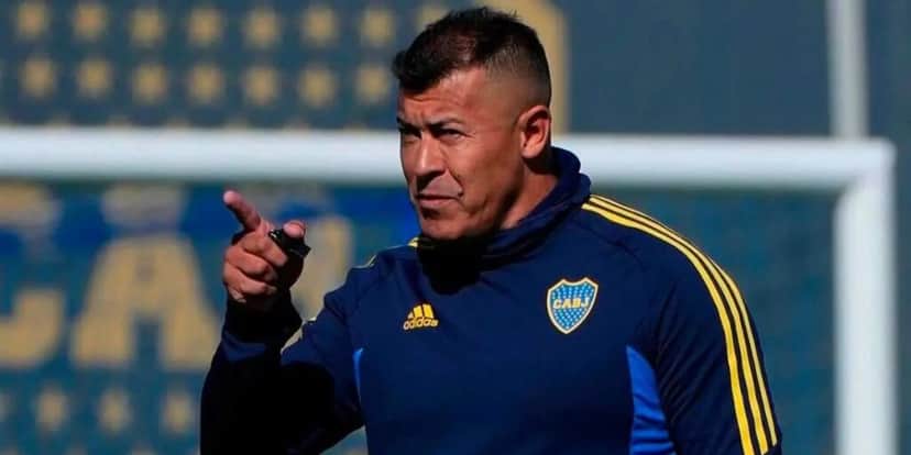 Jorge Almirón pediu demissão do seu cargo após o vice campeonato continental - (Foto: Internet) Jorge Almirón pediu demissão do seu cargo após o vice campeonato continental - (Foto: Internet)
