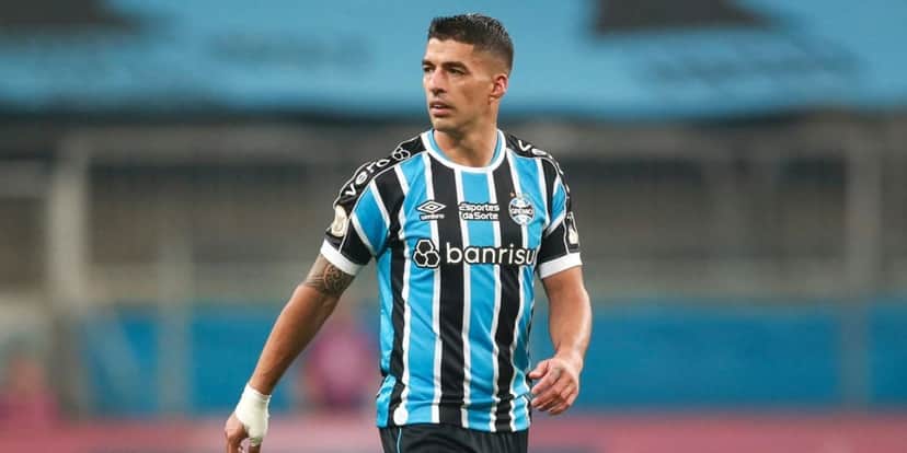 Suárez no Grêmio - (Foto: Internet) Suárez no Grêmio - (Foto: Internet)