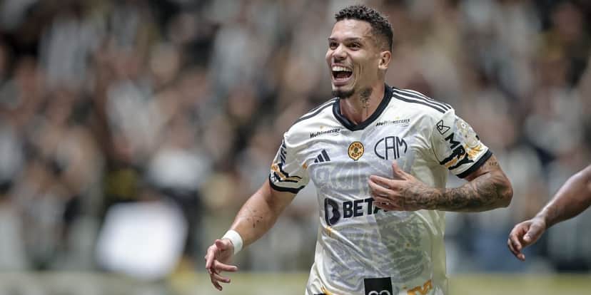 Paulinho faz confirmação sobre o Vasco após 1 ano no Galo - (Foto: Internet) Paulinho faz confirmação sobre o Vasco após 1 ano no Galo - (Foto: Internet)