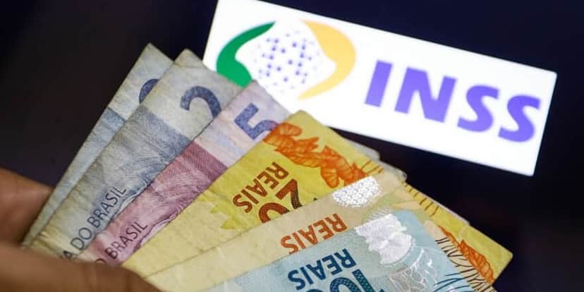 O teto do INSS é de mais de 7 mil reais (Reprodução: Internet) O teto do INSS é de mais de 7 mil reais (Reprodução: Internet)