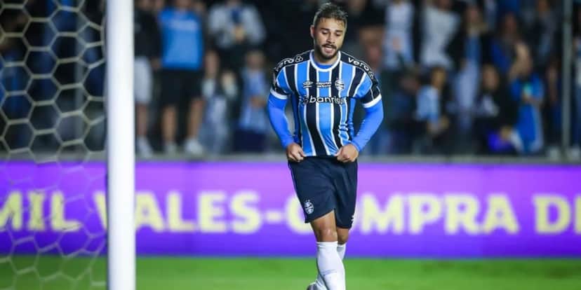 João Pedro é lateral do clube (Foto: Liamara Polli/Grêmio) João Pedro é lateral do clube (Foto: Liamara Polli/Grêmio)
