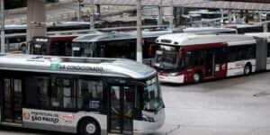 Ônibus (Foto: Reprodução/Marcelo Brandt/G1) Ônibus (Foto: Reprodução/Marcelo Brandt/G1)