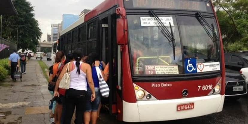 Lei que está em vigor em São Paulo traz novidade sobre o ônibus (Foto: Reprodução/ Internet) Lei que está em vigor em São Paulo traz novidade sobre o ônibus (Foto: Reprodução/ Internet)