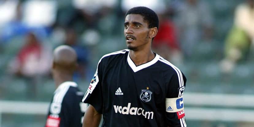 Papi Khomane jogou no Orlando Pirates por 5 temporadas (Reprodução: Internet) Papi Khomane jogou no Orlando Pirates por 5 temporadas (Reprodução: Internet)