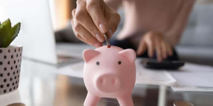 Colocar o dinheiro na conta poupança pode gerar grandes benefícios (Reprodução: Internet) Colocar o dinheiro na conta poupança pode gerar grandes benefícios (Reprodução: Internet)