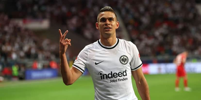 Santos Borré pertence ao Eintracht Frankfurt (Reprodução: Internet) Santos Borré pertence ao Eintracht Frankfurt (Reprodução: Internet)
