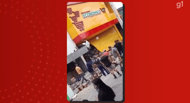 Teto de supermercado desabou e uma funcionária morreu (Foto: Reprodução/ Internet) Teto de supermercado desabou e uma funcionária morreu (Foto: Reprodução/ Internet)