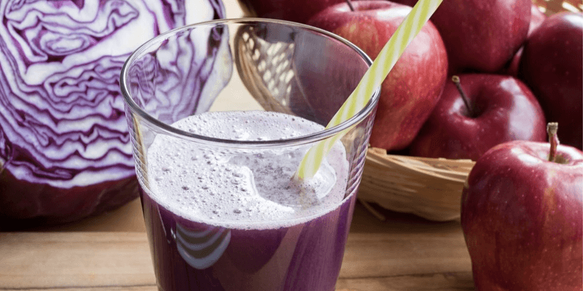 Suco de repolho com maçã (Reprodução/internet) Suco de repolho com maçã (Reprodução/internet)