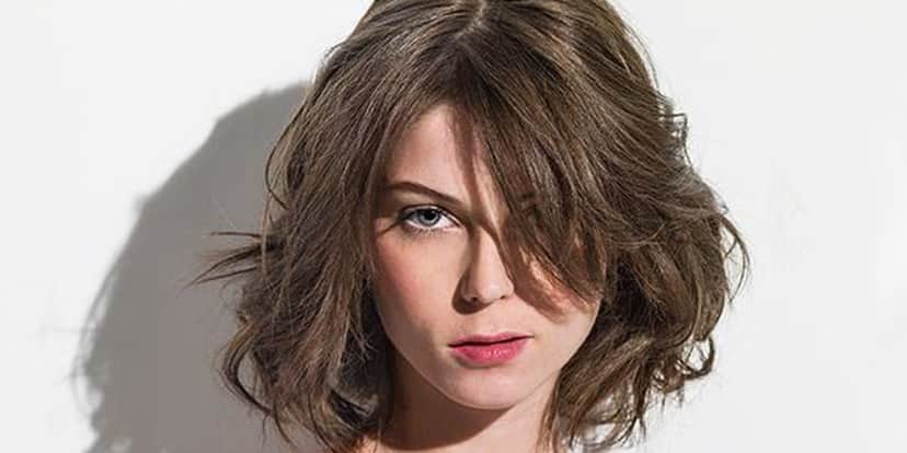 Com franja bagunçada (Foto: Reprodução - Dicas de Mulher) Com franja bagunçada (Foto: Reprodução - Dicas de Mulher)