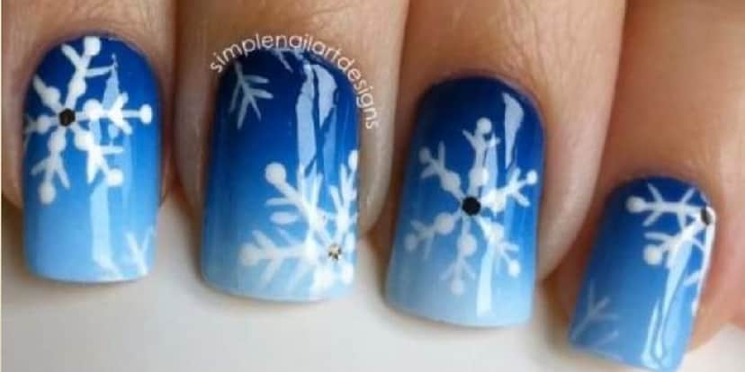 Unhas com flocos de neve (Foto: Reprodução/ Internet) Unhas com flocos de neve (Foto: Reprodução/ Internet)