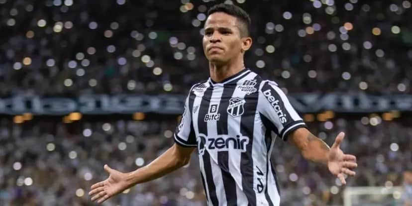 Erick já está acertado e chegará em janeiro no Tricolor (Reprodução: Internet) Erick já está acertado e chegará em janeiro no Tricolor (Reprodução: Internet)