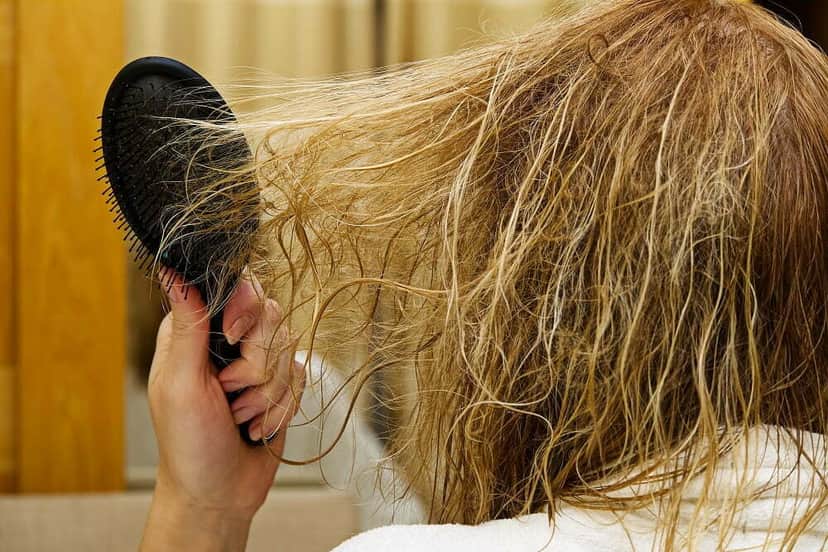 Além de danificar, a longo prazo, o cabelo, progressivas podem matar (Foto Reprodução/Internet) Além de danificar, a longo prazo, o cabelo, progressivas podem matar (Foto Reprodução/Internet)